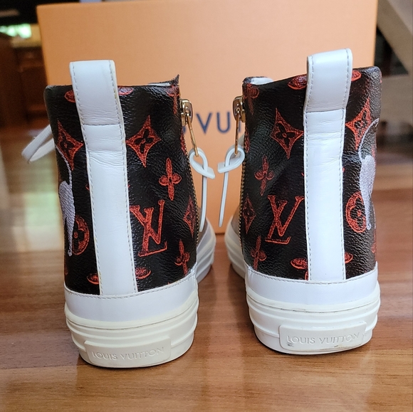 Louis Vuitton Catogram Stellar Sneakers - Picture 6 of 15